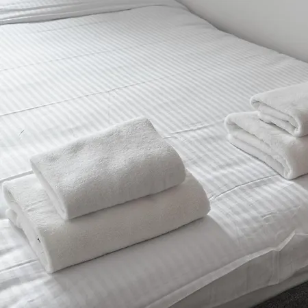 Sluzew 405b By Bookinghost Варшава