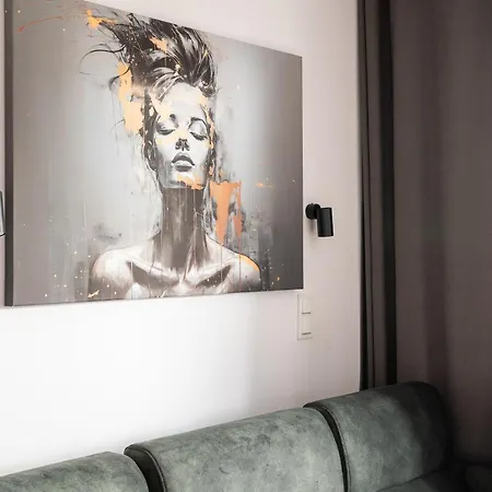 Sluzew 405b By Bookinghost * Варшава