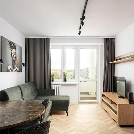 Sluzew 405b By Bookinghost