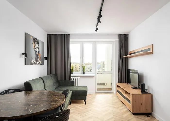 Sluzew 405b By Bookinghost