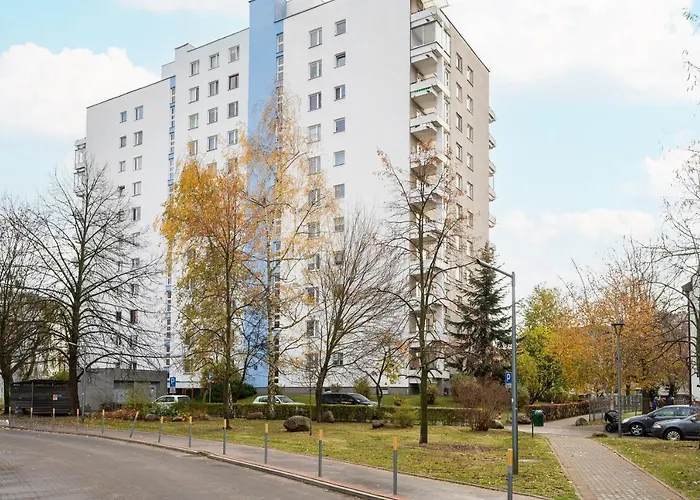 Sluzew 405b By Bookinghost *