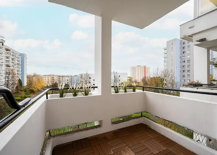 Sluzew 405b By Bookinghost * Warszawa