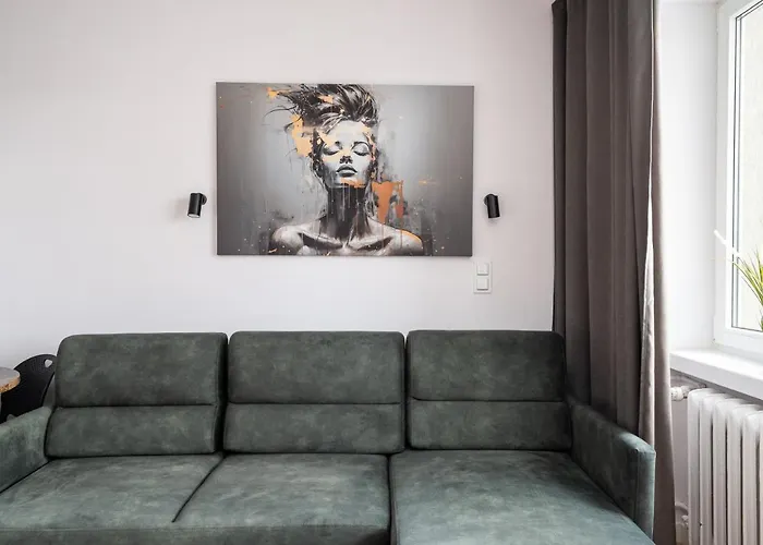 Sluzew 405b By Bookinghost * Warszawa